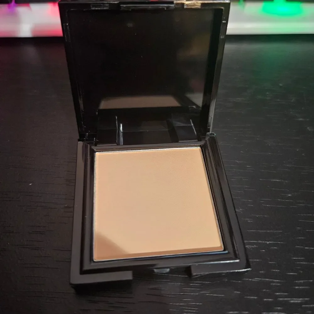 KVD Beauty‎ Lock-It Setting Powder Translucent Finishing Powder for Long-Lasting
